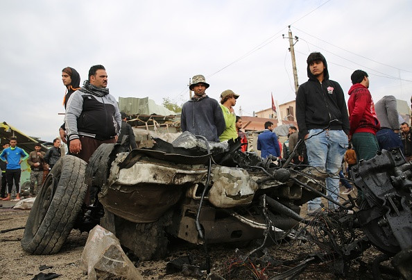 Atentat ISIS cu masina capcana in Bagdad soldat cu 52 de morti. Autoritati: cel mai sangeros atac din 2017