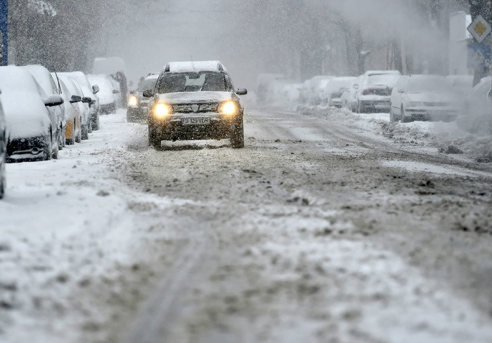 Ambasadorul Marii Britanii la Bucuresti, uimit dar si dezamagit de deszapezirea din Capitala. Ce a scris pe internet