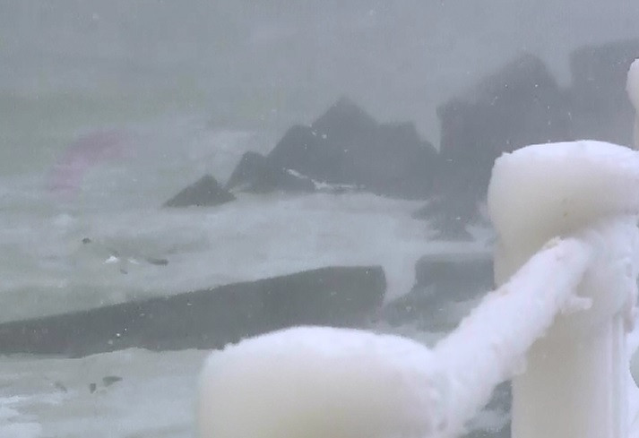 Sloiuri imense de gheata au pus stapanire pe Dunare. Spargatorul Perseus, pus la treaba dupa 4 ani de pauza