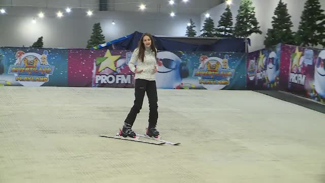 Desi este frig puternic, exista si persoane care se bucura de iarna. Copiii si pasionatii de patinaj profita de aceste zile