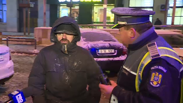 Dorm in gara pe cartoane, la - 10 grade Celsius, dar refuza adaposturile: "Eu raman aici, mereu am stat pe strazi"