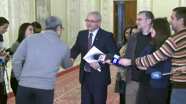 Scandal in Parlament. Dragnea a fost criticat de Turcescu pentru ca a lipsit de la sedinta plenului: "Sa va fie rusine"