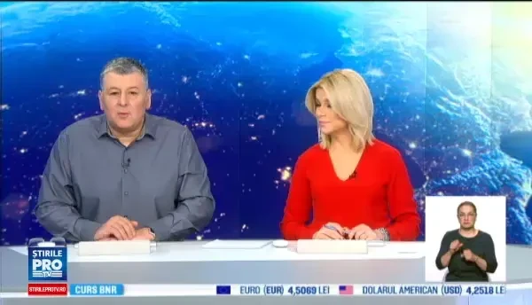 Imagini revoltatoare filmate in gara din Constanta. Oamenii s-au agatat unii de altii ca sa coboare treptele inzapezite