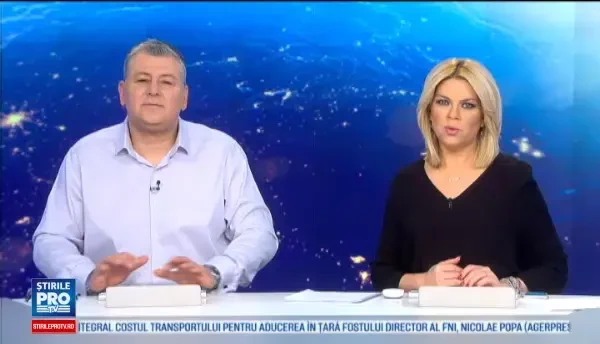 Gestul impresionant al unor tineri din Titu. S-au mobilizat pe Facebook si au deszapezit curtile oamenilor bolnavi. VIDEO