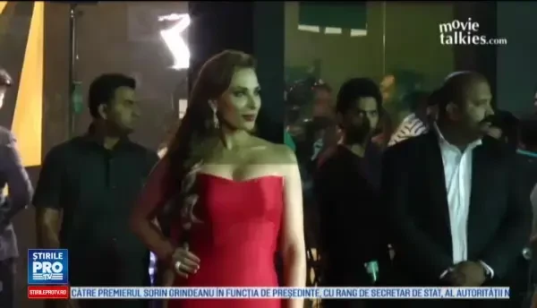 Iulia Vantur si Salman Khan, prezenti la gala Stardust Awards din India. Care sunt planurile de viitor ale vedetei