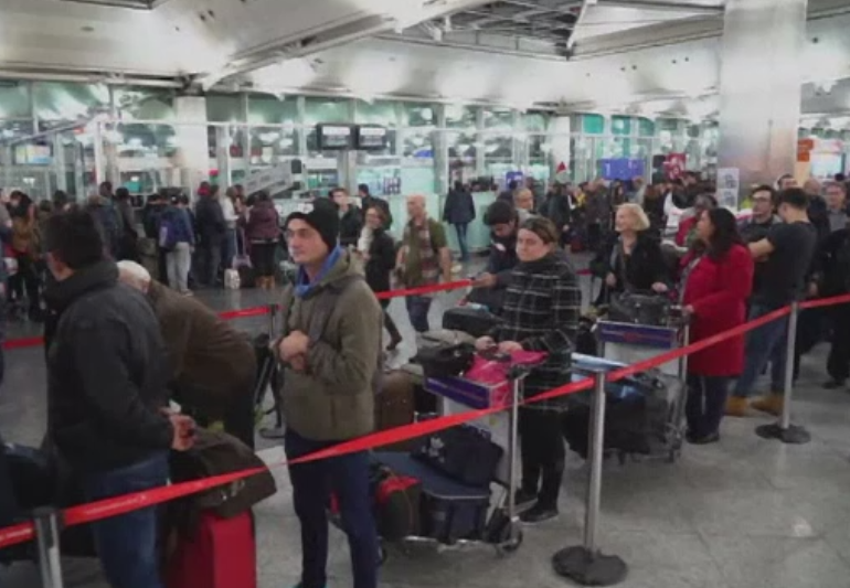 1.000 romani, blocati in Turcia din cauza vremii, 100 sunt in Gaziantep, zona de conflict. Reactia MAE