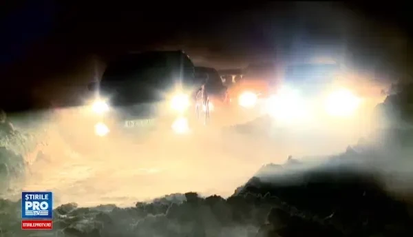 Sud-estul tarii, ingropat sub zapezi. Oamenii au stat si 12 ore in masini, asteptand sa fie salvati din nametii uriasi