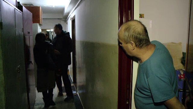 Un brasovean a fost batut si lasat in coma de un vecin, sub ochii fetitei de patru ani. "Stiti cum, tasnea sangele din el"