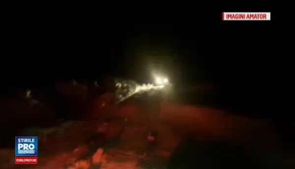 Drumarii, echipajele medicale si sinistratii au avut o noapte grea in Constanta. Senilatele au preluat 2 copii si o gravida