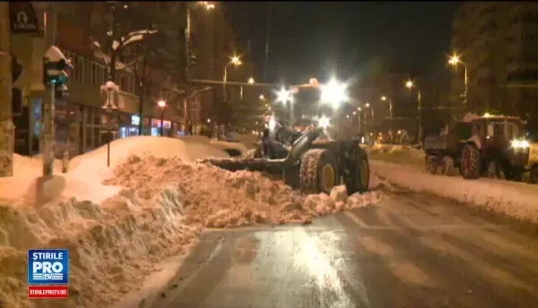 Marea deszapezire a masinilor in Capitala. In unele zone, soferii nici nu mai unde sunt parcate din cauza zapezii