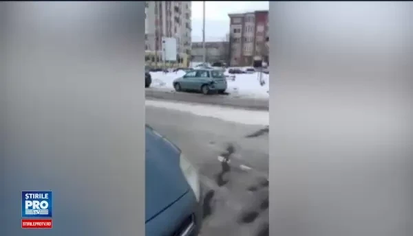 Situatie incredibila in Baia Mare, unde nu a fost facuta deszapezirea. Putini soferi reusesc sa ajunga la destinatie cu bine