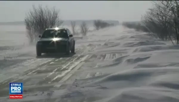 Au infruntat Codul rosu de viscol si traiesc izolati, insa nu se plang de iarna. Sfaturile lui nea Ion, ajuns la 86 de ani