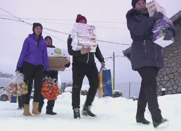 Copiii cu dizabilitati din Brasov, al caror centru a ars, au primit ajutor de la voluntari. Cum puteti dona