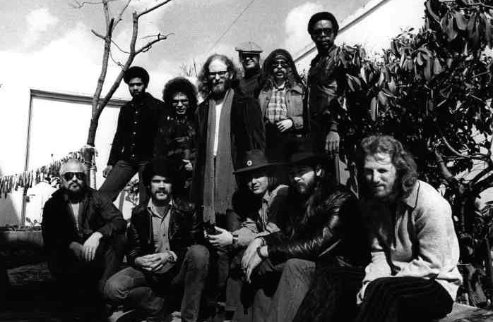 Doi membri ai unei trupe rock legendare au fost loviti de tren. Cum s-a petrecut accidentul