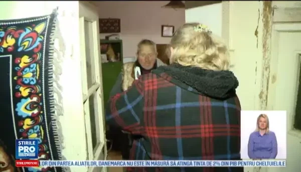 Zeci de batrani din Timis primesc o masa calda din partea unor familii din sat. In primul rand nu banii fac totul