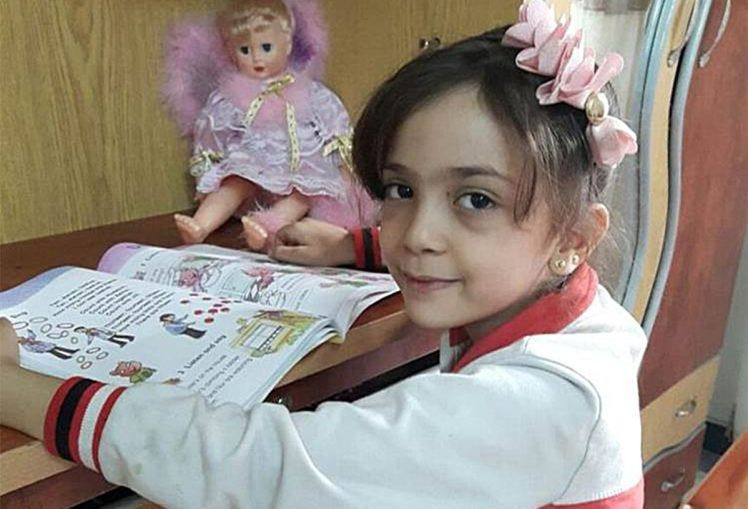 "Credeam ca lumea este doar ca-n Alep". Ce s-a intamplat cu Bana, fetita care scria pe Twitter despre iadul din Siria