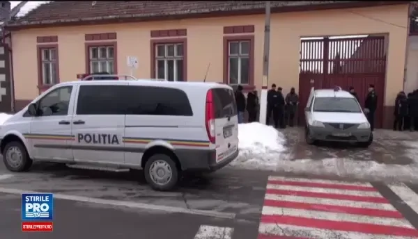 Tanar de 23 de ani, injunghiat mortal de cel pe s-a dus sa il bata. Victima era cunoscuta ca fiind un copil problema