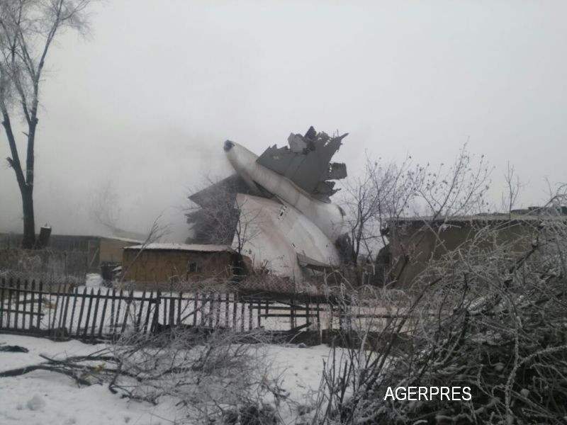 Prabusirea Boeing-ului 747 in Kargastan ar fi fost cauzata de o eroare de pilotaj: 37 de morti. Filmare realizata cu drona