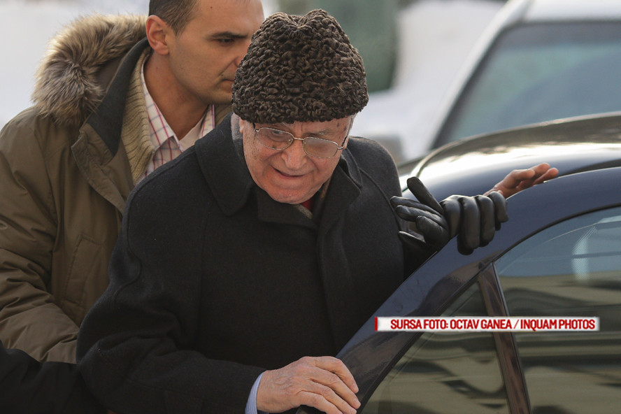 Ion Iliescu, inculpat pentru infractiuni contra umanitatii in "Dosarul Mineriadei". Ce vor incerca sa faca avocatii sai