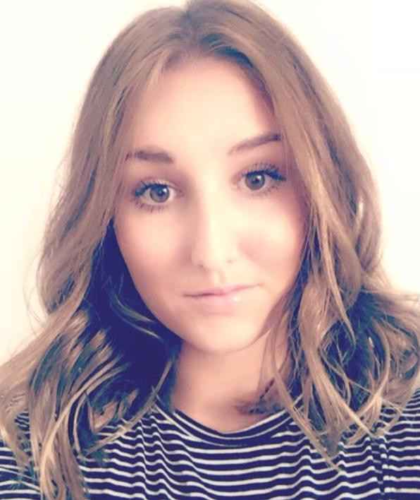 Gestul banal pentru care o stewardesa a fost concediata de catre compania easyJet. Ce a facut angajata in timpul unui zbor