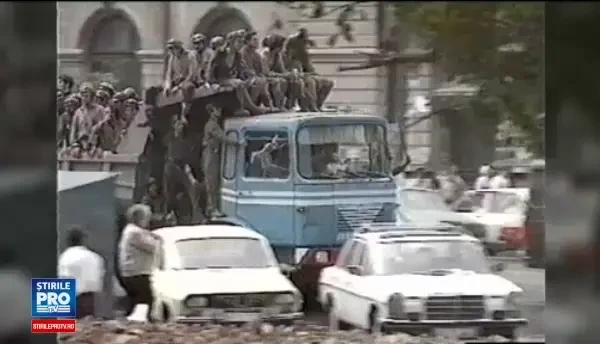 Ion Iliescu, inculpat pentru infractiuni contra umanitatii in Dosarul Mineriadei. Ce vor incerca sa faca avocatii sai