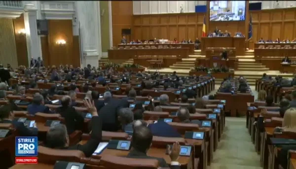 Componenta Comisiei de control al SRI, aprobata de plenul reunit. Adrian Tutuianu a fost ales presedinte