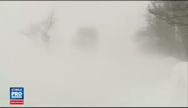 S-a intors vremea rea, care blocheaza din nou drumurile. Situatia in judetele afectate