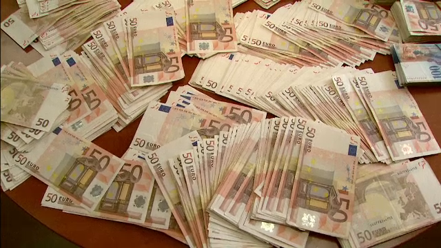 Cinci directori de banci din Spania, condamnati la inchisoare dupa ce si-au dat bonusuri uriase