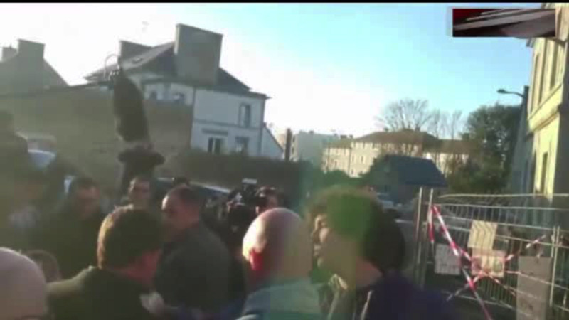 Fostul premier al Frantei, palmuit in campania electorala. In decembrie a fost atacat cu faina