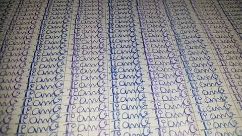 Un bacauan a scos la vanzare pe internet "un tablou unicat": "Ti amo" scris de mana de 1 milion de ori. Suma ceruta