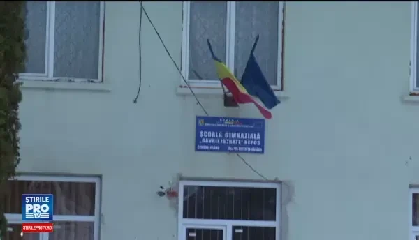 Ziua si scandalul la scoala din Bistrita-Nasaud care va ramane fara conducere. Nu-mi mai duc copiii la scoala