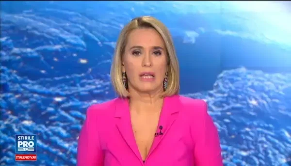 Un centru comercial cu 17 etaje s-a prabusit in centrul Teheranului. Cel putin 20 de pompieri sositi la interventie au murit