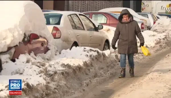 Soferii care parcheaza pe trotuar vor fi amendati, de sambata. Ce modificari au mai fost facute in legea circulatie