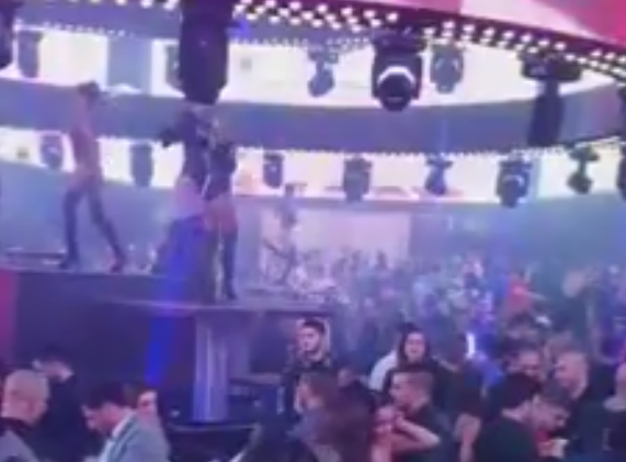 Imagini transmise live pe Facebook din Bamboo cu o ora inainte de incendiu. Dimineata inregistrarea a fost stearsa. VIDEO