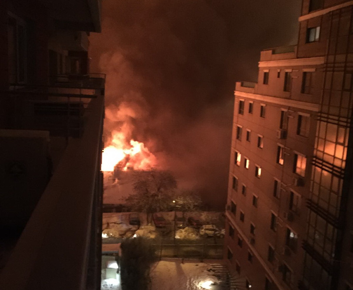 Inregistrari VIDEO cu incendiul de la clubul Bamboo. Imagini surprinse de un utilizator Stirile ProTV
