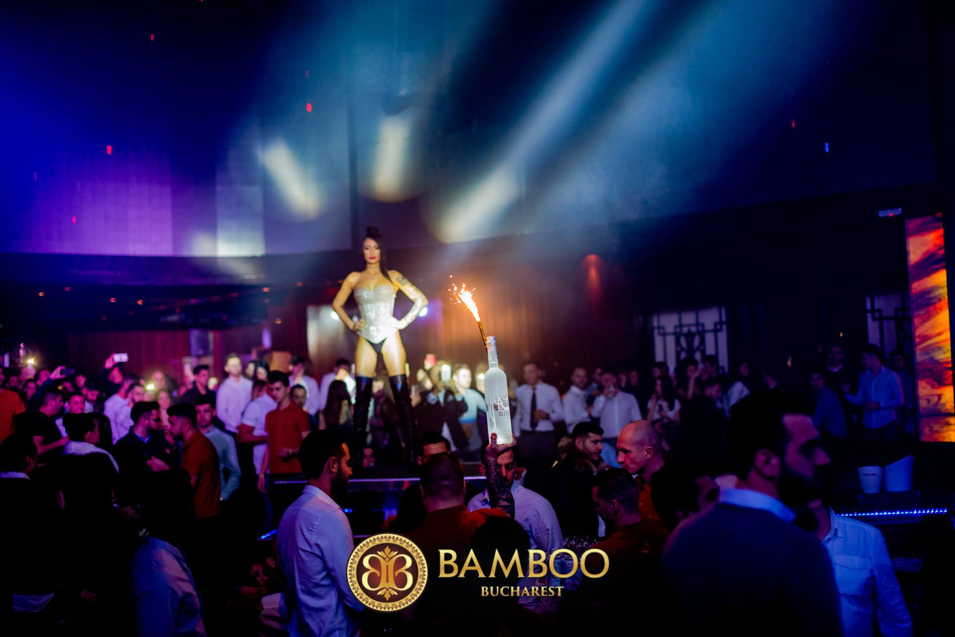 Fotografie Clubul Bamboo artificii