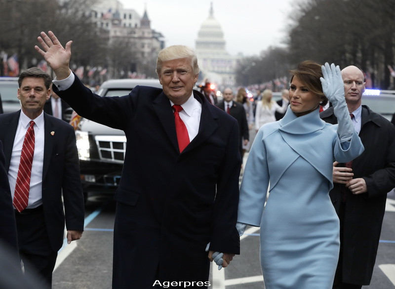 Noua Prima Doamna a SUA, Melania Trump, comparata cu Jackie Kennedy pe Twitter pentru tinuta aleasa la investirea sotului ei