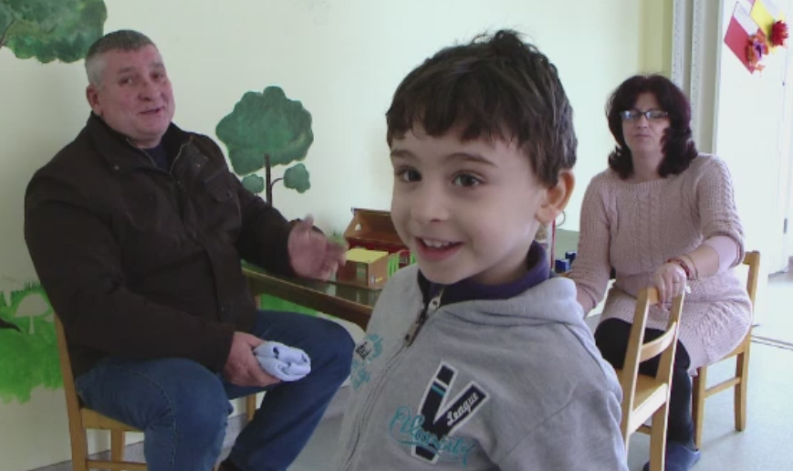 Numarul copiilor cu autism aproape s-a triplat in ultimii 10 ani. Centrele cu terapie gratuita sunt tot mai aglomerate