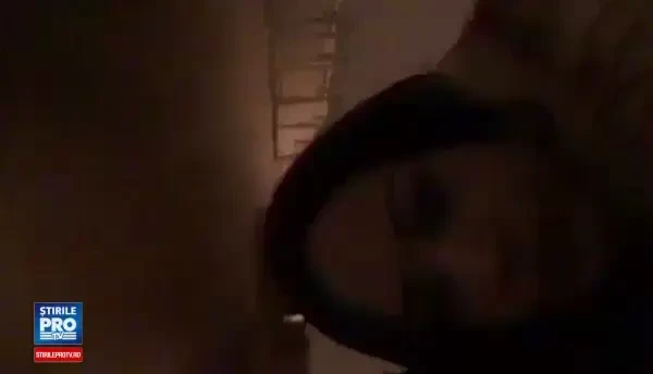 Un martor a filmat persoanele blocate dupa incendiu