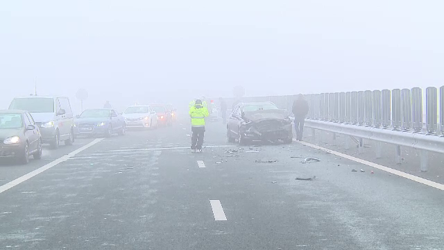 Accident in lant pe autostrada Arad-Nadlac in apropiere de vama: trei masini s-au ciocnit puternic