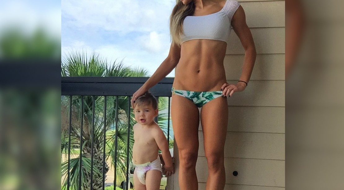 Cele mai sexy fete de pe Instagram si abdomenele lor