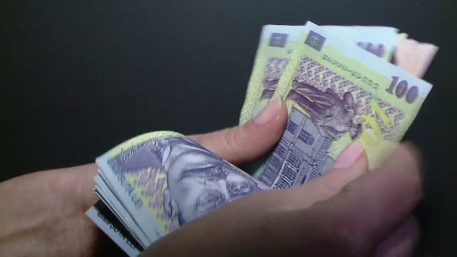 Vouchere pentru cei care vor maşini cu emisii reduse. Câți bucureșteni s-au înscris