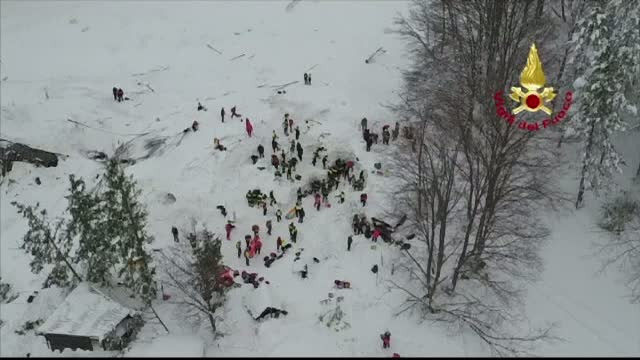 Marturii cutremuratoare facute de pe patul de spital de supravietuitorii avalansei din Italia: "Am mancat zapada si gheata"