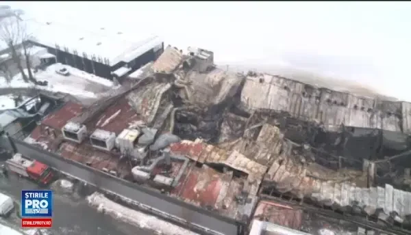 Patronul clubului Bamboo, audiat la Politia Capitalei. Anchetatorii nu pot inca cerceta resturile cladirii, care a ars 3 zile