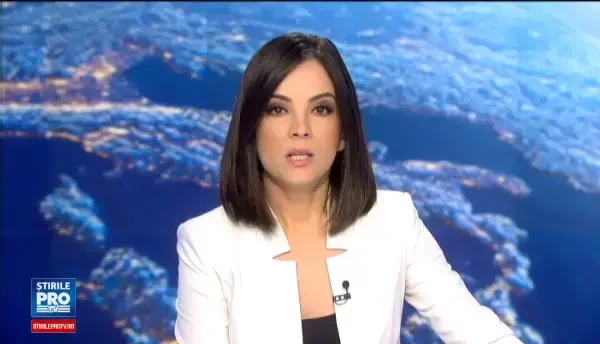 Doi pietoni au fost raniti la Gaesti dupa ce un container cu fier vechi s-a rasturnat in trafic. Soferul este cercetat penal