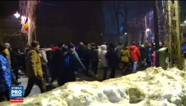 50.000 de romani, din tara si din diaspora, au protestat fata de Legea gratierii. Dragnea, nu uita, asteptam si cartea ta