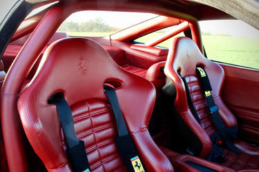 Acest Ferrari rar a stabilit recordul mondial de viteza! Acum a fost scos la vanzare pentru o suma incredibila