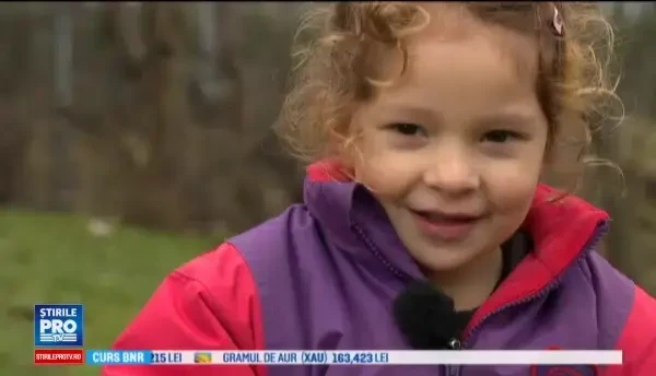 Copiii care petrec putin timp cu parintii devin anxiosi si confuzi. Avertismentul specialistilor