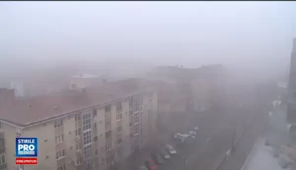 Mai multe avioane nu au putut ateriza in orasele de destinatie din cauza cetii. Ce curse au fost afectate