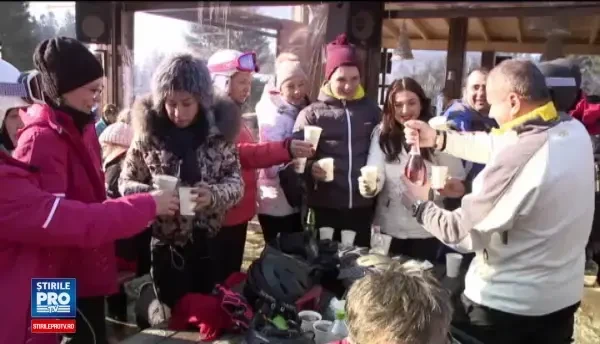 Odata cu Mica Unire, turistii au profitat de zilele libere si au plecat la munte. Am schiat si pe nocturna, e foarte bine